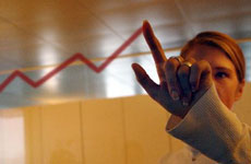 伊核逼國際油價重漲 國內(nèi)成品油三連跌不變