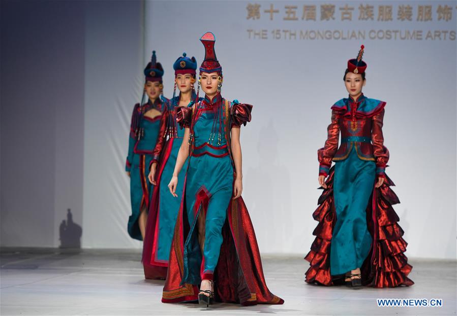 CHINA-INNER MONGOLIA-HOHHOT-COSTUME FESTIVAL (CN)