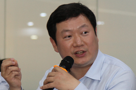 嘉實(shí)基金首席策略師、券商業(yè)務(wù)部總經(jīng)理簡斌