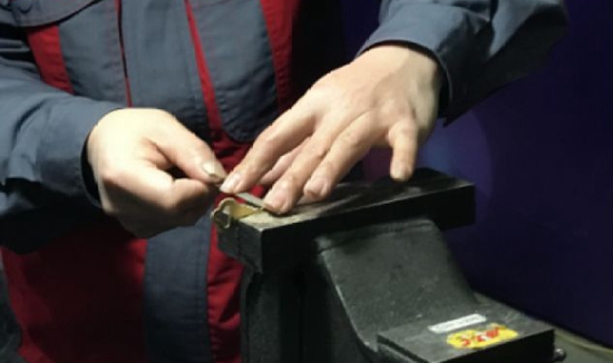 徒手配鑰匙、冰火焊鋼管&hellip;&hellip;這些航天工匠們的超群技藝令人嘆服！