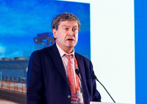 雷杰斯&middot;卡邁斯：推動中國產業(yè)升級