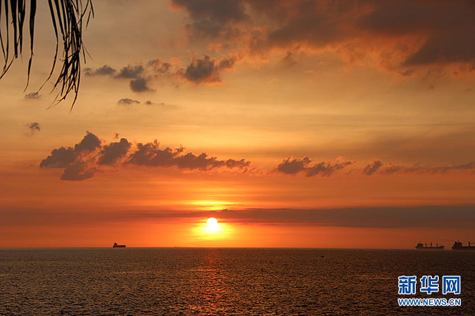 海上日落時(shí)分