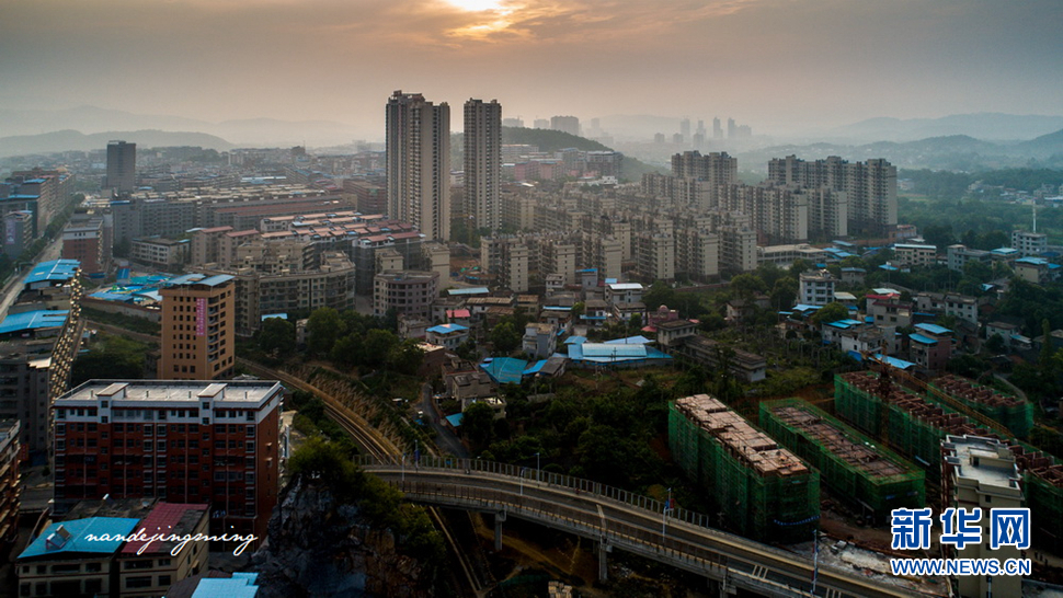 改革開放40年，縣城變化令人驚