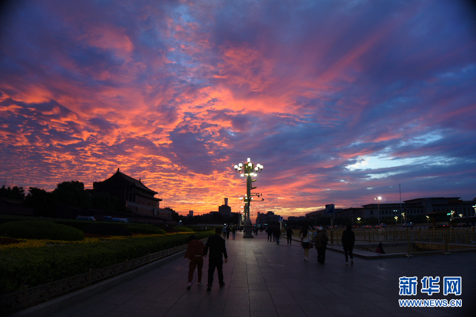 美哉，天安門！