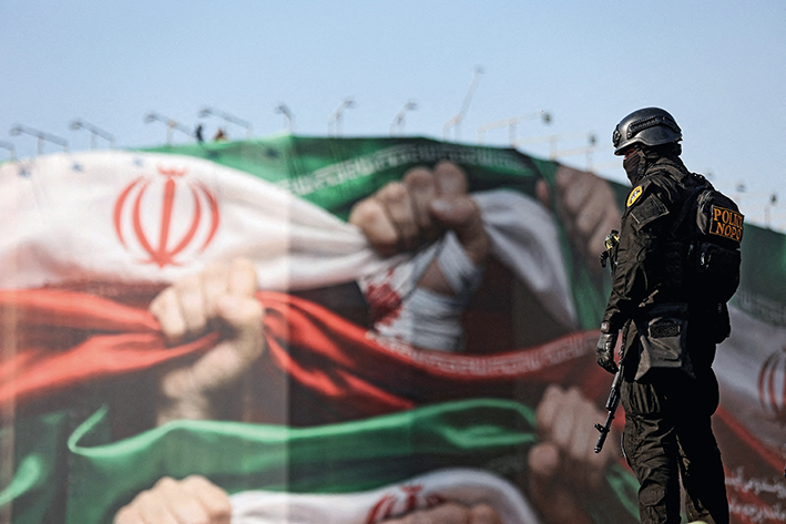 壓力重重，伊朗在經(jīng)歷什么