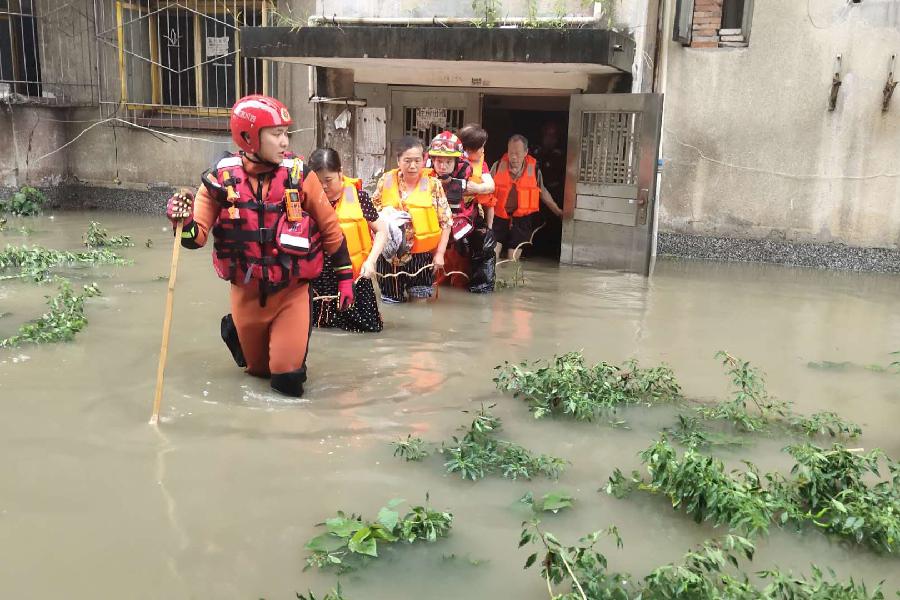 他們，為了誰？