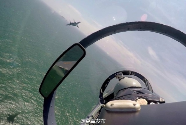 中國空軍多型主戰(zhàn)飛機赴南海戰(zhàn)斗巡航。