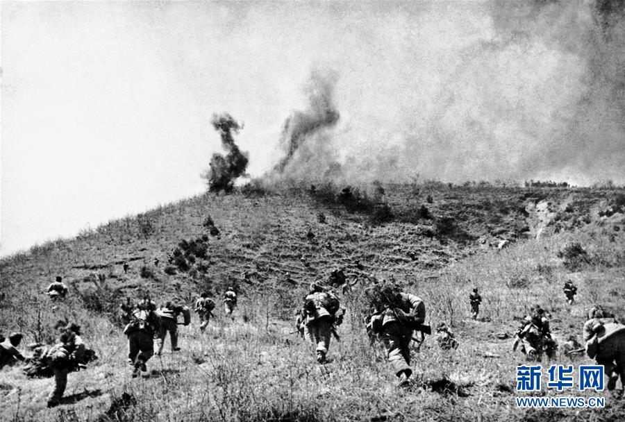 （圖文互動(dòng)）（1）為了&ldquo;中國(guó)號(hào)&rdquo;巨輪揚(yáng)帆遠(yuǎn)航&mdash;&mdash;中國(guó)共產(chǎn)黨領(lǐng)導(dǎo)下的人民軍隊(duì)忠于祖國(guó)、服務(wù)人民啟示錄