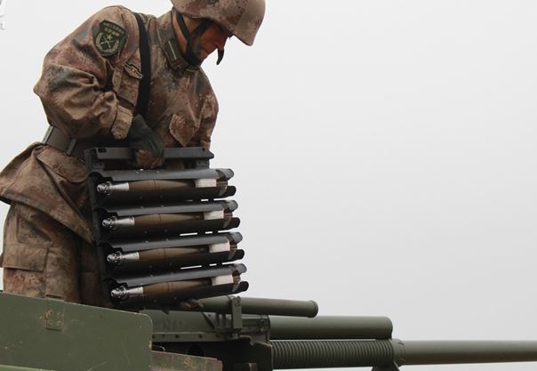 見過給火炮壓彈夾嗎？