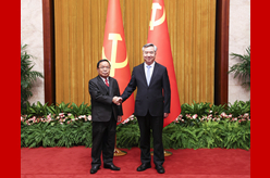 李希同老撾人革黨中央政治局委員、中央紀(jì)委書記、國家監(jiān)察總署署長坎潘舉行會(huì)談