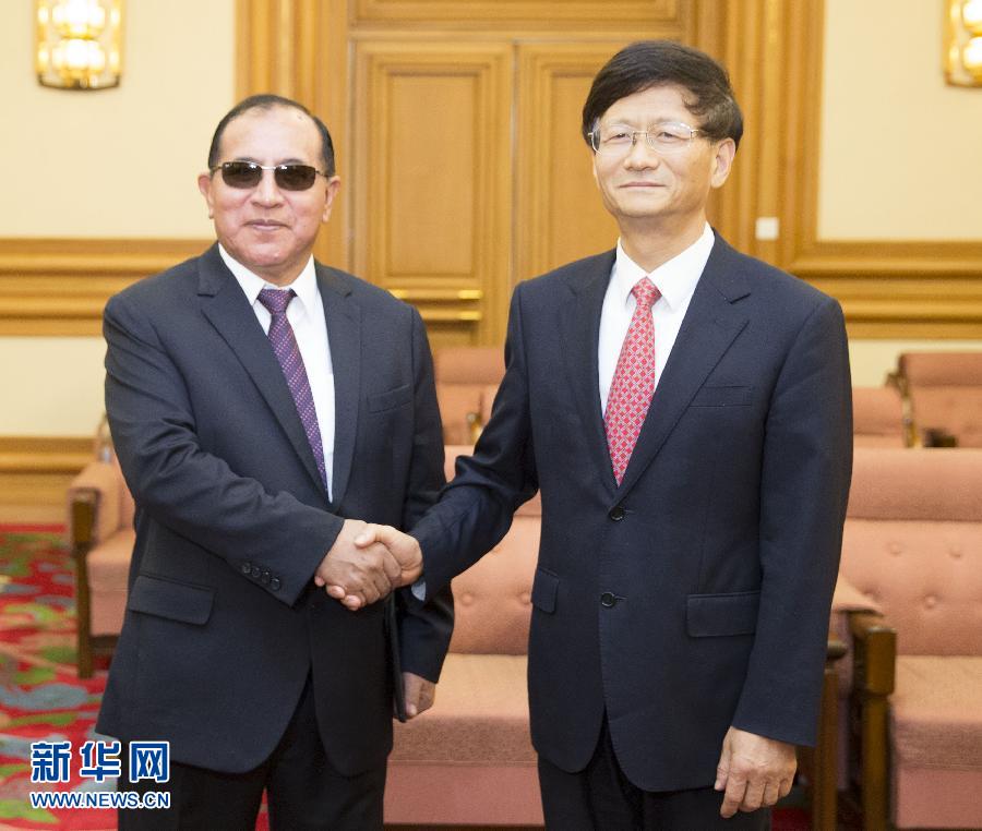 9月5日，中共中央政治局委員、中央政法委書(shū)記孟建柱在北京會(huì)見(jiàn)秘魯最高法院院長(zhǎng)維克托&middot;盧卡斯&middot;蒂科納。 新華社記者 黃敬文 攝 