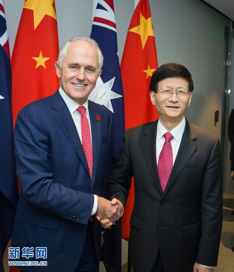 4月21日，正在澳大利亞訪問的中共中央政治局委員、中央政法委書記孟建柱（右）在悉尼會見澳總理特恩布爾。 新華社發(fā)（朱宏業(yè)攝） 