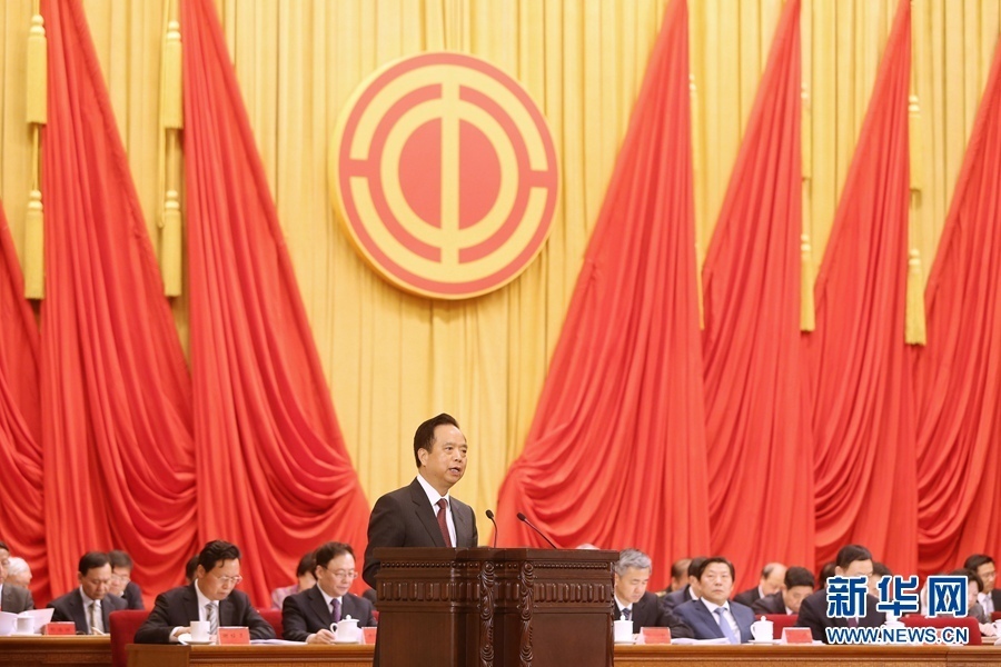 4月27日，慶祝&ldquo;五一&rdquo;國際勞動節(jié)暨全國五一勞動獎和全國工人先鋒號表彰大會在北京人民大會堂舉行。中共中央政治局委員、中華全國總工會主席李建國出席大會并講話。新華社記者 才揚 攝 