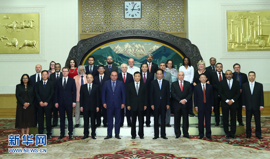 6月7日，中共中央政治局常委、中央書記處書記劉云山在北京會(huì)見金磚國(guó)家媒體高端論壇的媒體代表。新華社記者 謝環(huán)馳 攝