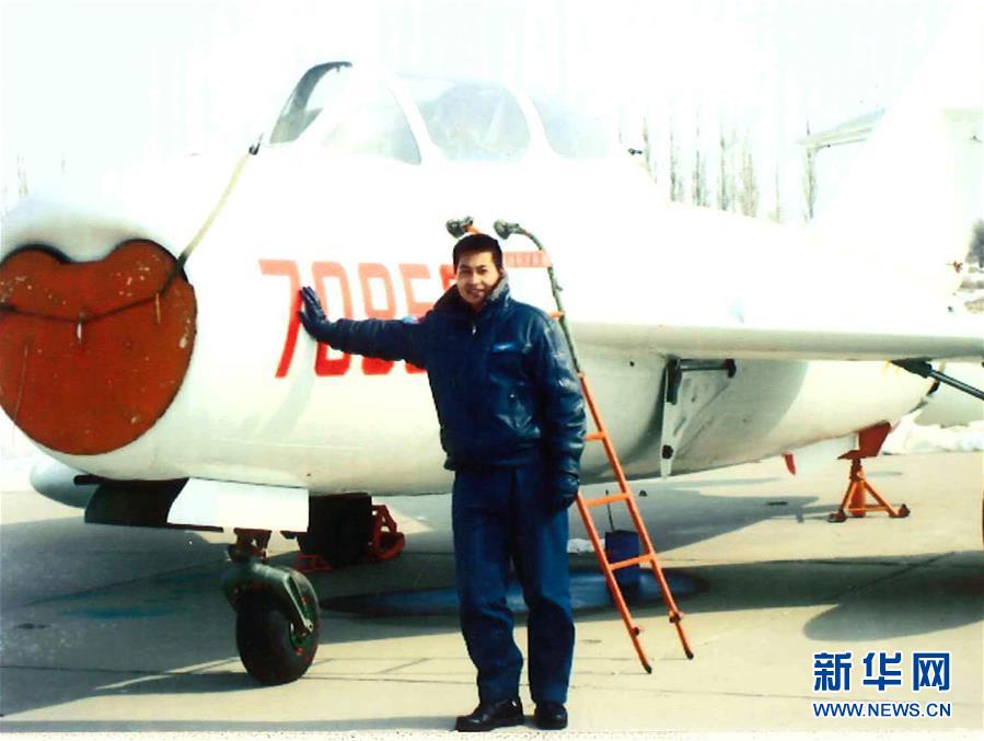 （建軍90周年&middot;英雄&middot;圖文互動）（3）聽，渤海灣有風吹過來&mdash;&mdash;追記海軍某艦載航空兵部隊一級飛行員張超