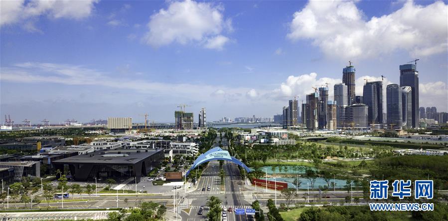 (新華全媒頭條·圖文互動(dòng))(1)高舉新時(shí)代改革開放旗幟——以習(xí)近平同志為核心的黨中央引領(lǐng)改革開放紀(jì)實(shí)