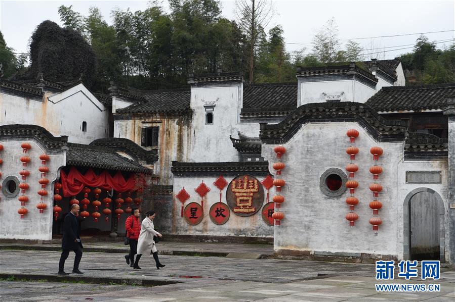 (在習(xí)近平新時(shí)代中國特色社會(huì)主義思想指引下·將改革開放進(jìn)行到底·強(qiáng)國之基)(新華全媒頭條·圖文互動(dòng))(5)奮斗不停步 改革再出發(fā)——“四個(gè)自信”筑牢強(qiáng)國之基