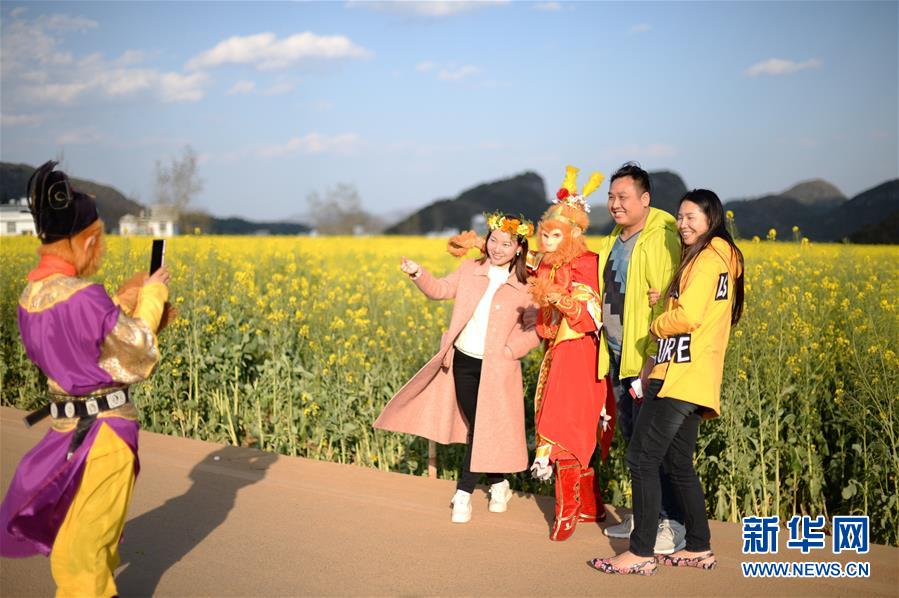 （在習(xí)近平新時(shí)代中國(guó)特色社會(huì)主義思想指引下&mdash;&mdash;新時(shí)代新作為新篇章&middot;圖文互動(dòng)）（3）高原春來(lái)早 云嶺開(kāi)新篇 