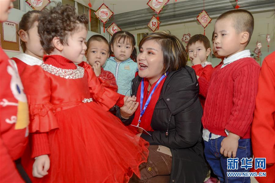 (兩會前夕看落實·圖文互動)(5)牢記囑托增進(jìn)民族團結(jié) 凝心聚力建設(shè)美麗新疆——新疆落實習(xí)近平總書記全國兩會重要講話精神紀(jì)實