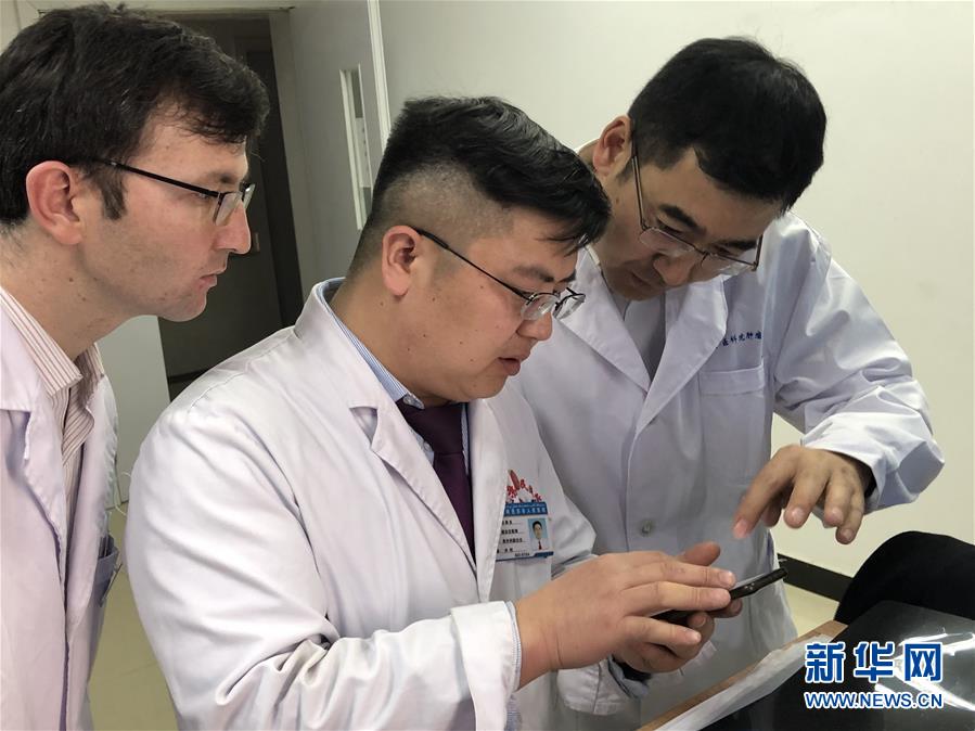 (圖文互動)(4)沙漠邊緣迎來了“國家醫(yī)療隊(duì)”