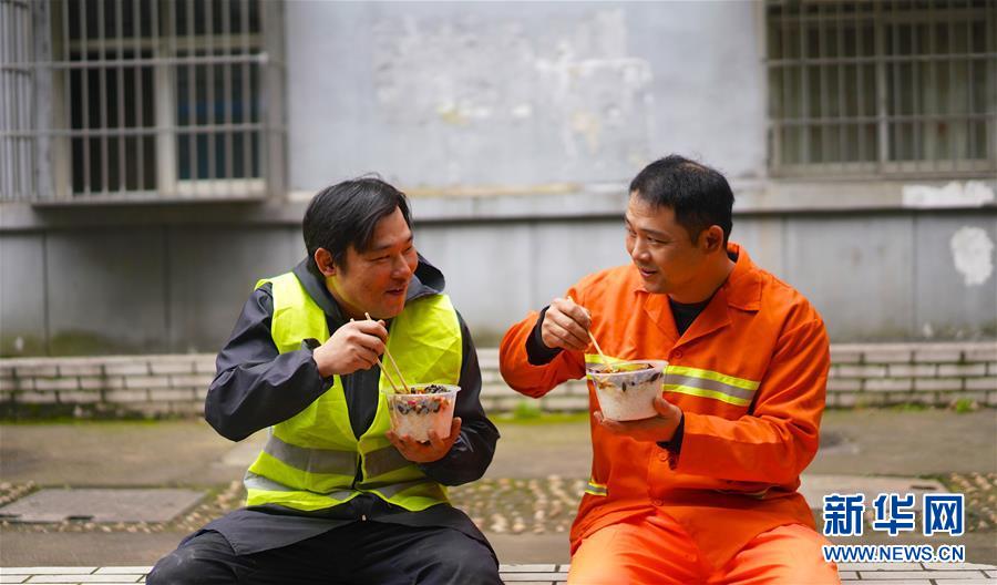 （新華全媒頭條&middot;圖文互動(dòng)）（27）青春萬歲 強(qiáng)國(guó)有我