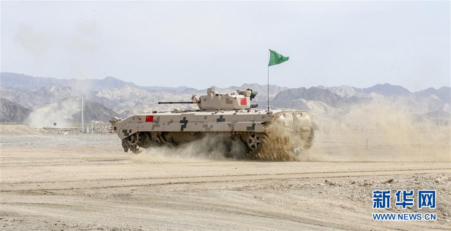 (圖文互動(dòng))(2)“國(guó)際軍事比賽-2019”:中國(guó)參賽隊(duì)刷新“蘇沃洛夫突擊”步戰(zhàn)車組單車賽紀(jì)錄