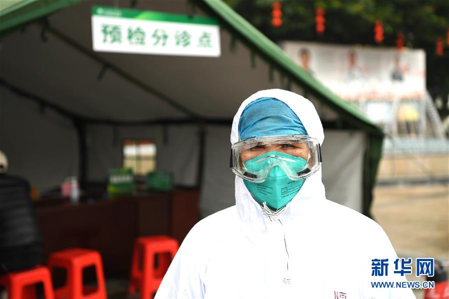 (聚焦疫情防控·圖文互動(dòng))(3)為生命站崗——廣西部分新冠肺炎定點(diǎn)救治醫(yī)院戰(zhàn)“疫”見(jiàn)聞