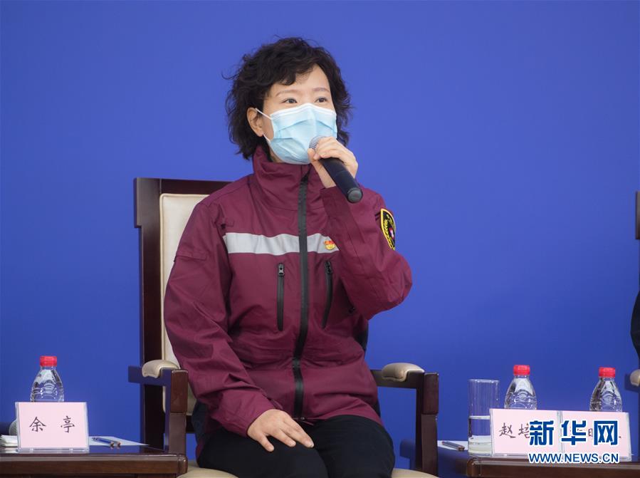 （聚焦疫情防控&middot;圖文互動(dòng)）（5）分秒必爭(zhēng)！一切為了治病救人&mdash;&mdash;中國抗疫生命至上的生動(dòng)實(shí)踐