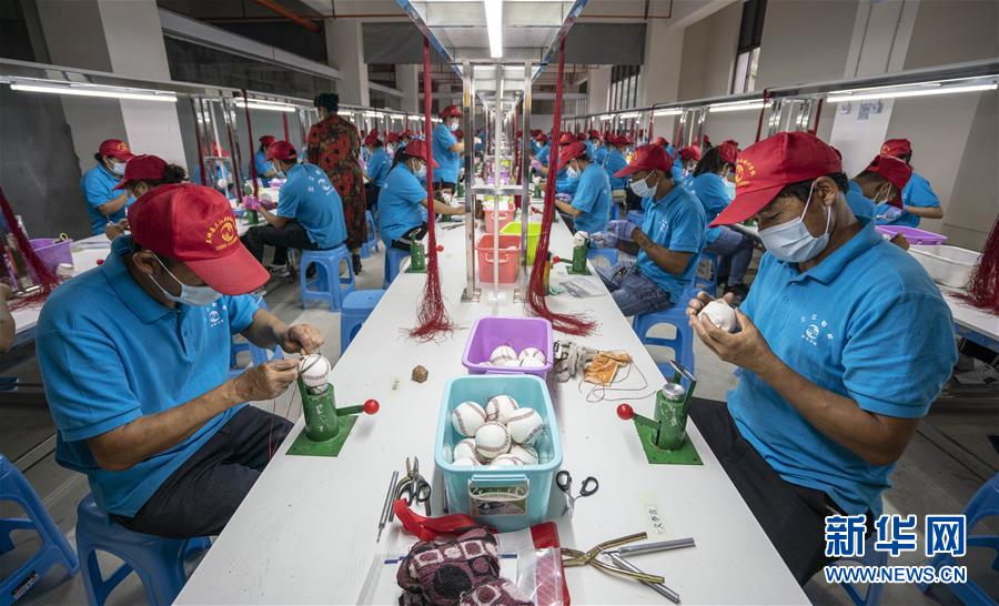 (新華全媒頭條·兩會特別報道·圖文互動)(6)守住底線 穩(wěn)中求進(jìn)——從全國兩會看“六穩(wěn)”“六保”如何發(fā)力