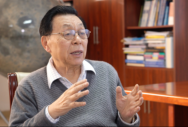 與月球背面建立聯(lián)系，而且測(cè)控和通信鏈路要暢通