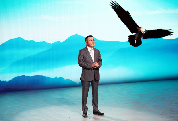 一定要在技術(shù)創(chuàng)新能力上力求突破，我們才會(huì)在全球的產(chǎn)業(yè)鏈中占據(jù)更高的地位