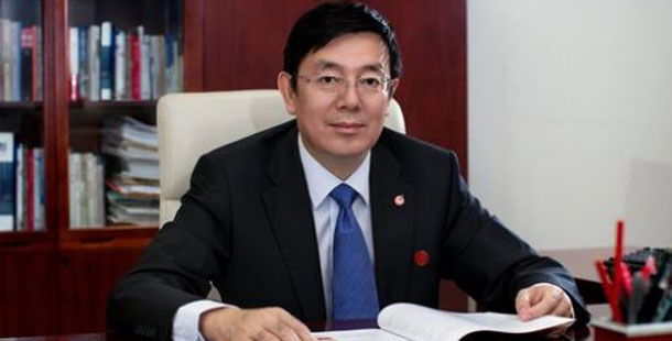 中航飛機董事長、分黨組書記方玉峰&mdash;&mdash;中航飛機要想同國際航空產(chǎn)業(yè)強者過招，必須與市場全面接軌，逐步褪去傳統(tǒng)國有企業(yè)的&ldquo;光環(huán)&rdquo;。這就要求我們?nèi)ν七M企業(yè)改革，利用上市平臺，建立先進的法人治理結(jié)構(gòu)，建立高效的、敏捷反應(yīng)的價值創(chuàng)造主體。