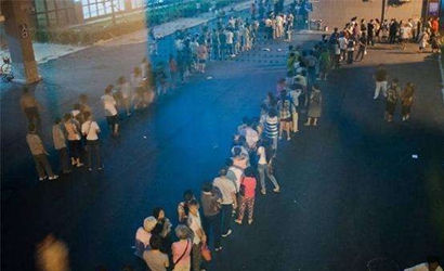 大醫(yī)院人滿為患，社區(qū)醫(yī)院門(mén)可羅雀怎么破？