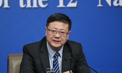 陳吉寧：當(dāng)前大氣治理的方向和舉措是對(duì)的，是有效的