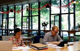 中國成就，世界矚目&mdash;&mdash;來自基層蹲點現(xiàn)場的報道