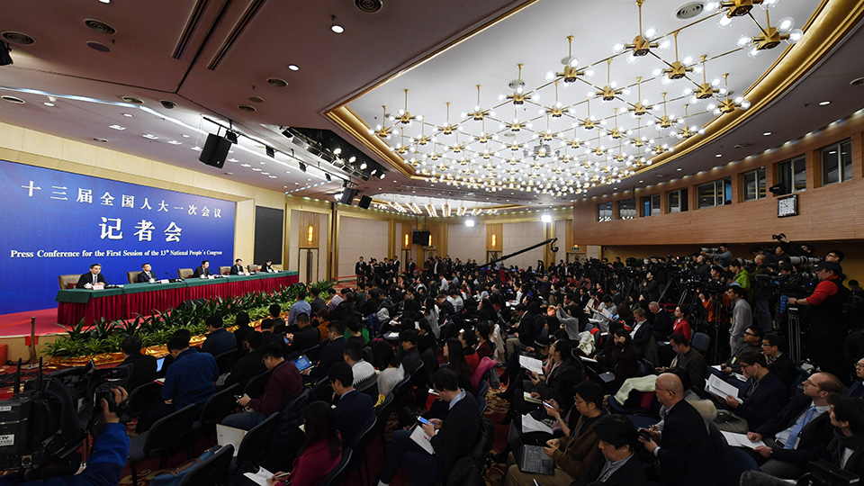 財政部就&ldquo;財稅改革和財政工作&rdquo;答問