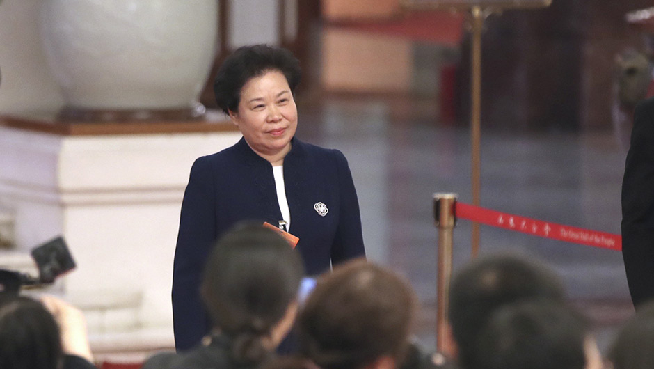 劉雅鳴步入&ldquo;部長通道&rdquo;，準(zhǔn)備接受采訪