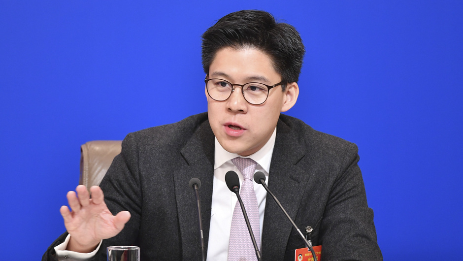 全國政協(xié)委員、中國香港體育協(xié)會暨奧林匹克委員會副會長、霍英東集團(tuán)副總裁 霍啟剛