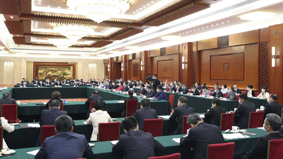 出席十三屆全國(guó)人大三次會(huì)議的代表團(tuán)分組審議政府工作報(bào)告，來看審議現(xiàn)場(chǎng)