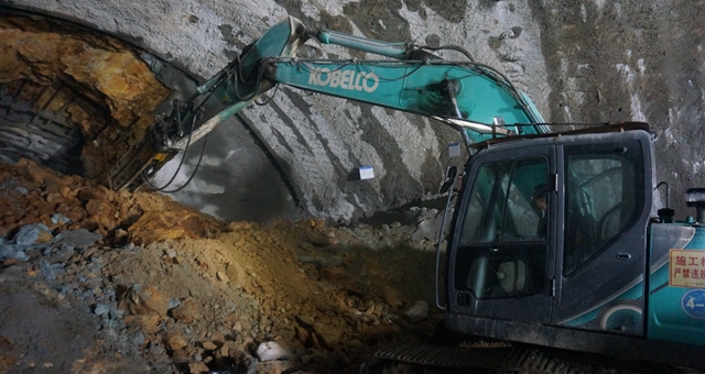 10.24公里！贛深高鐵&ldquo;第一長(zhǎng)隧&rdquo;貫通！