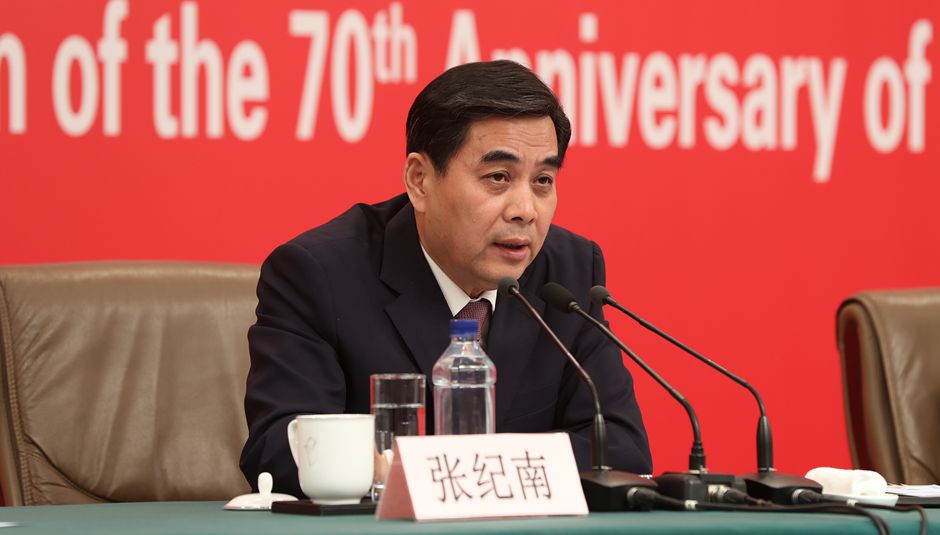 人力資源和社會(huì)保障部部長張紀(jì)南介紹相關(guān)情況