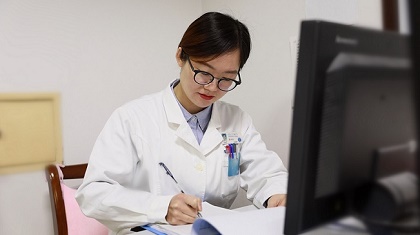 有才！這位女醫(yī)生自創(chuàng)說唱視頻，讓科普更&ldquo;接地氣&rdquo;