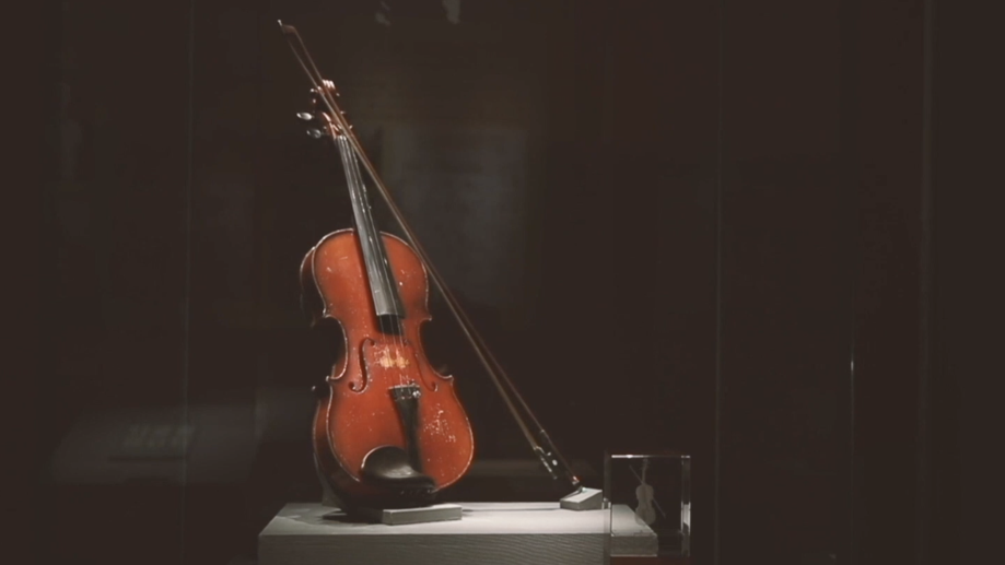 紅色百寶 奮斗百年丨第16集：一把琴，一個(gè)人，一首歌