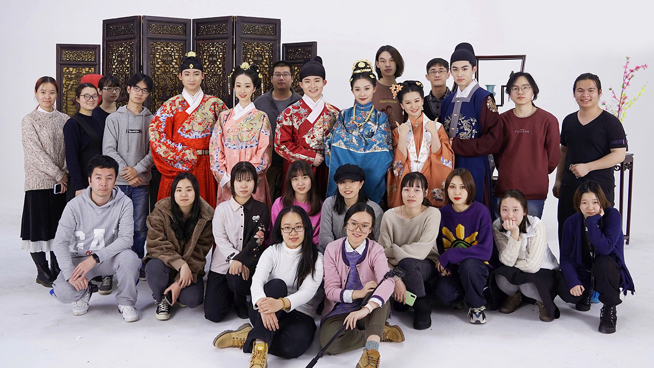 追夢(mèng)中國(guó)人|維京：漢服春晚，一個(gè)講了十年的故事