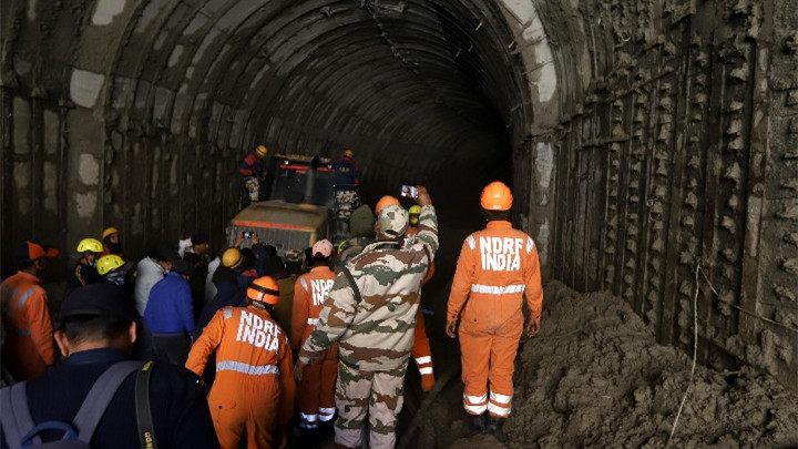 印度：冰川斷裂引發(fā)山洪&middot;死亡人數(shù)升至32人&mdash;&mdash;救援難度大 失蹤人員生還希望渺茫