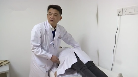 挑戰(zhàn)&ldquo;漫畫(huà)腰&rdquo;火熱 醫(yī)生提醒別盲目跟風(fēng)