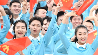 今天，這些歌在天安門廣場(chǎng)唱響