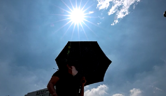 60℃！ 韓國多地迎高溫 柏油路幾近融化