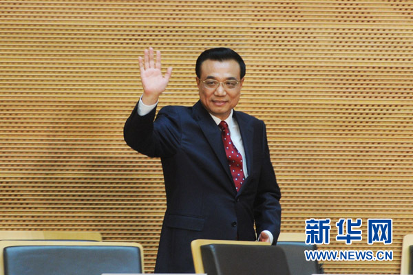 5月5日，中國國務(wù)院總理李克強(qiáng)在位于亞的斯亞貝巴的非洲聯(lián)盟總部發(fā)表題為《開創(chuàng)中非合作更加美好的未來》的演講。 新華社記者 謝環(huán)馳 攝 