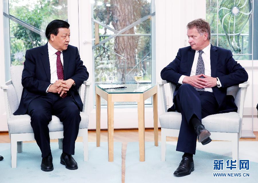 6月12日，中共中央政治局常委、中央書(shū)記處書(shū)記劉云山在赫爾辛基會(huì)見(jiàn)芬蘭總統(tǒng)尼尼斯特。 新華社記者姚大偉攝 